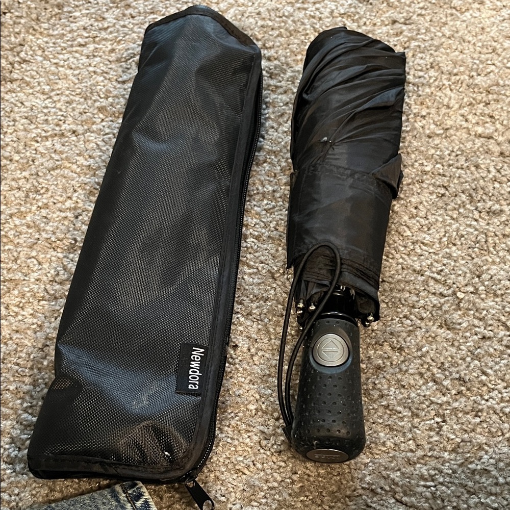Totes Black Travel Umbrella